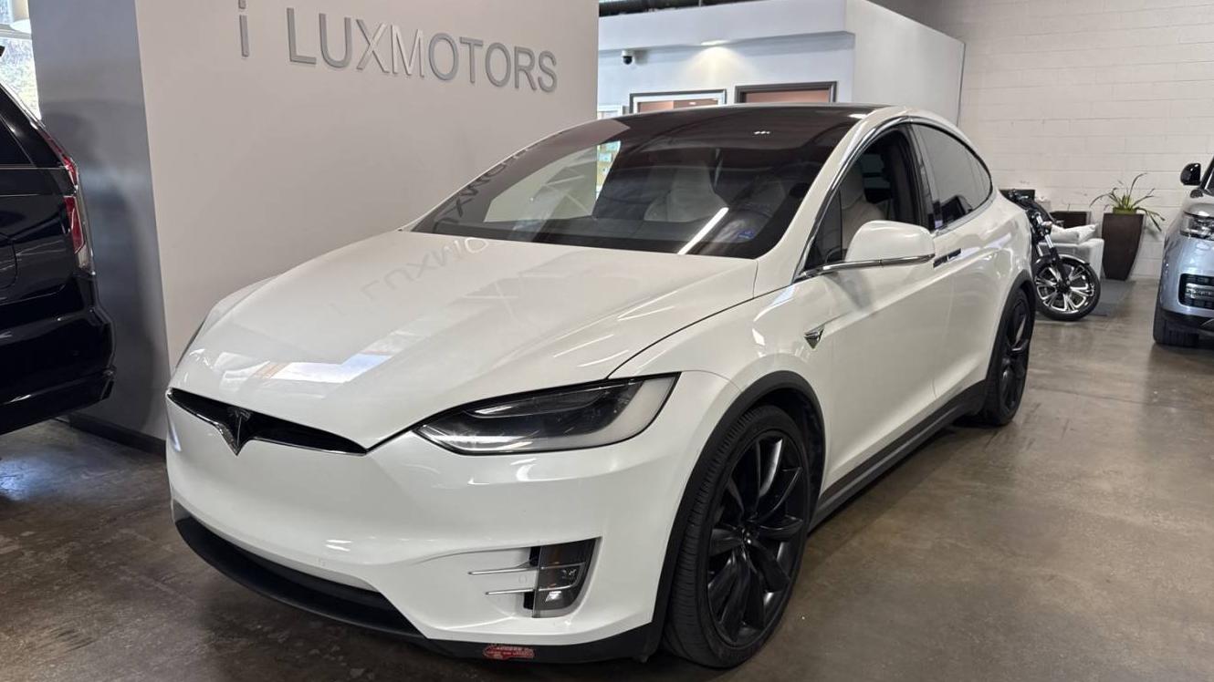 TESLA MODEL X 2017 5YJXCDE27HF052231 image